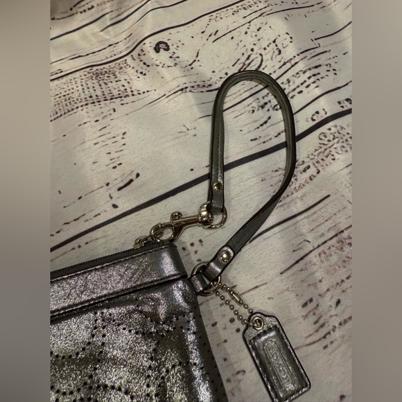 Coach y2k wristlet - Picture 4 of 7